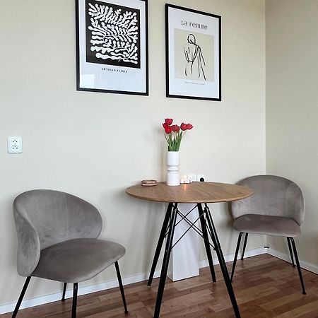 Air-Conditioned Studio, Close To City Centre & Tram Stop Bratislava Esterno foto