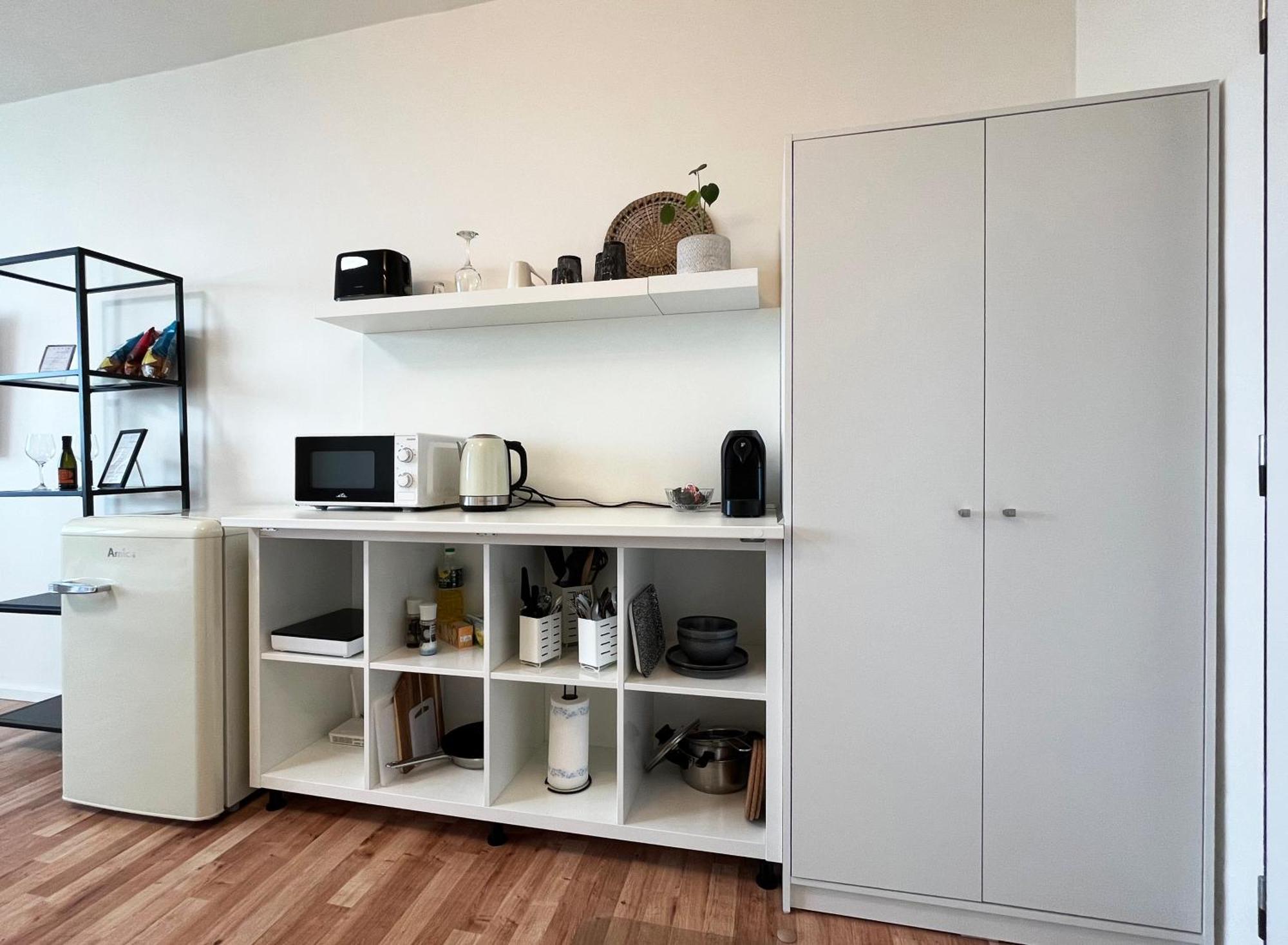 Air-Conditioned Studio, Close To City Centre & Tram Stop Bratislava Esterno foto
